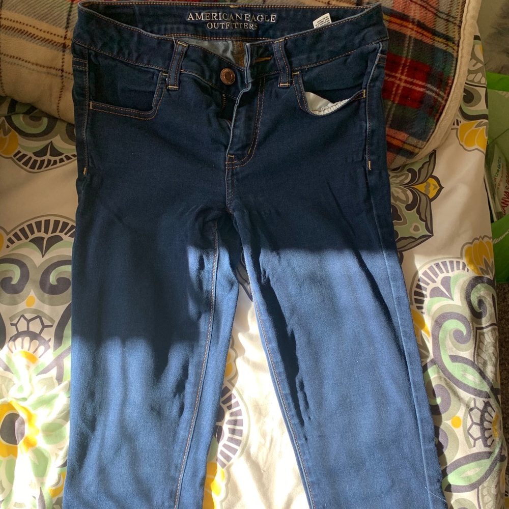 American Eagle dark wash jegging crop